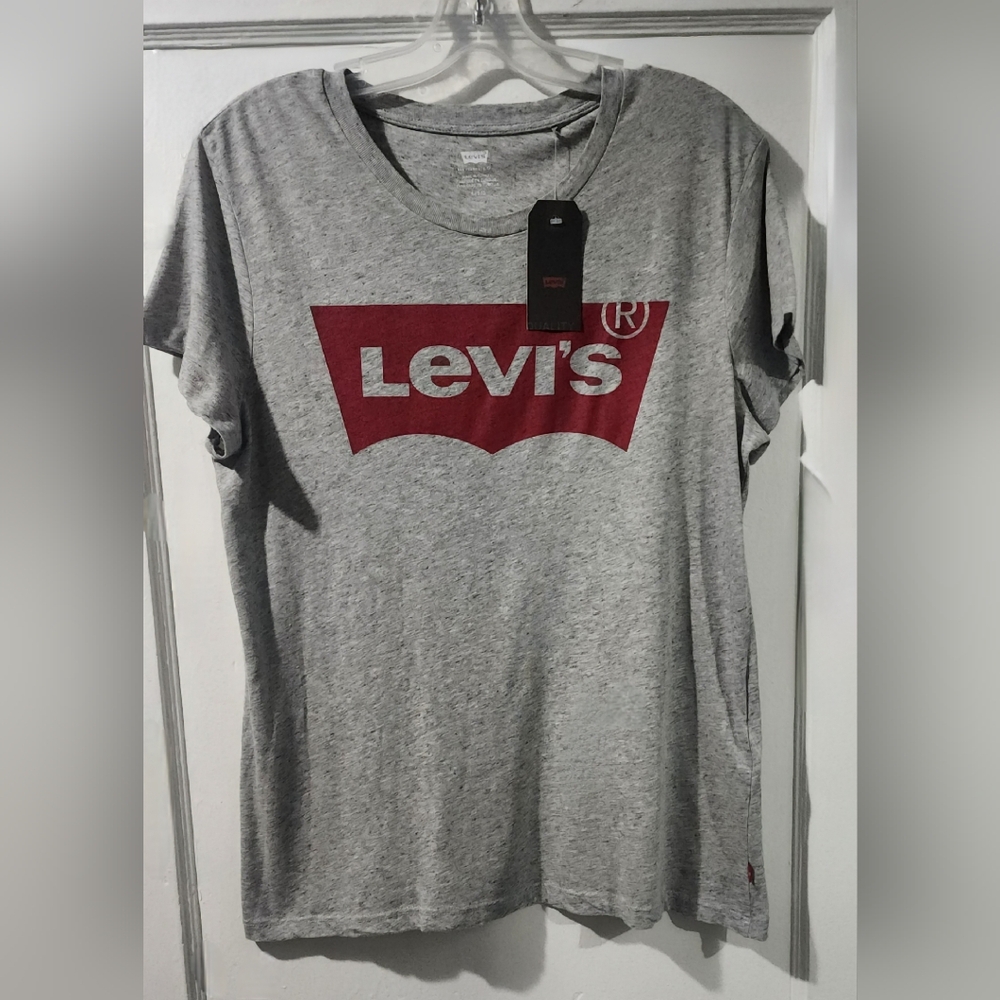 🪻Levi's Gray Short Sleeve Logo Tee with Red Graphic🪻